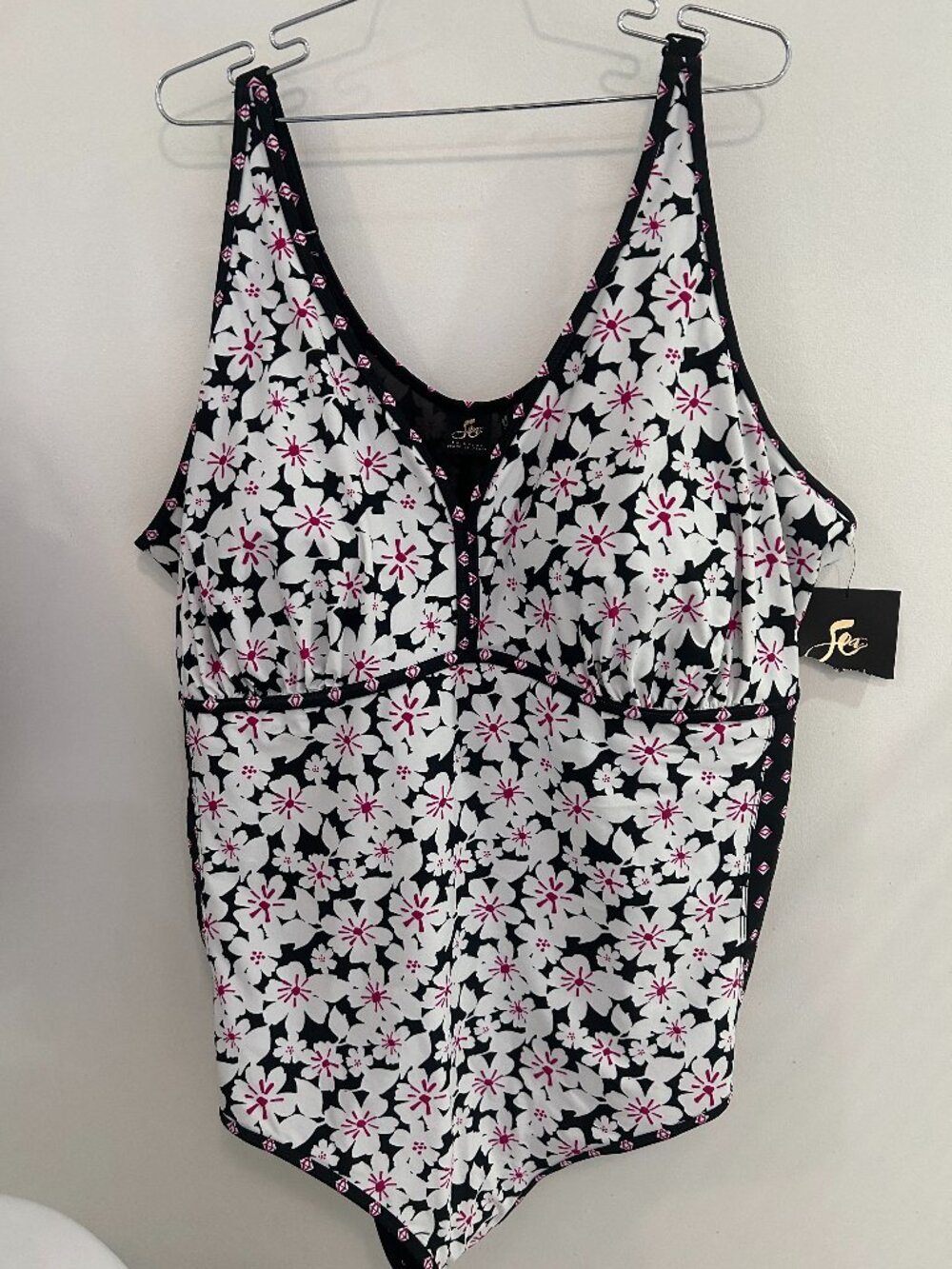 Penningtons Sea Womans Swimsuit 5X New With Tags